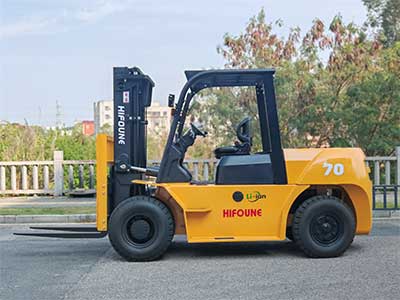 Dizel kamyonunuzu 7 tonluk elektrikli denge ağırlıklı forklift ile değiştirmenin zamanı geldi mi?