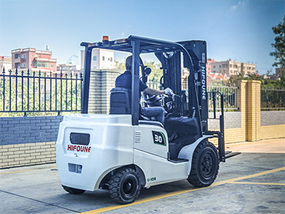 Hifoune forklift'in AI forklift sisteminin avantajları nelerdir?